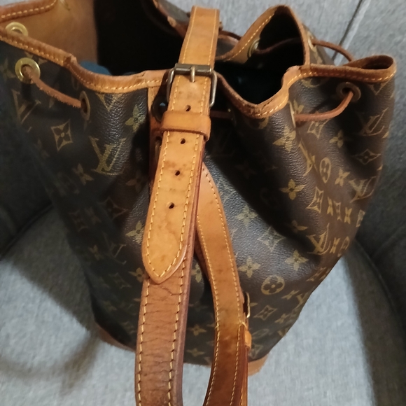 Louis Vuitton Brown Monogram Drawstring - Picture 11 of 16